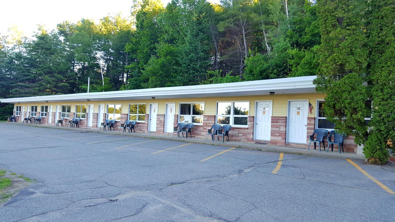 Stucco Lodge Bangor Exterior photo